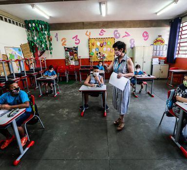 18 milhões de estudantes brasileiros pobres estão sem acesso à educação por causa da pandemia de covid-19