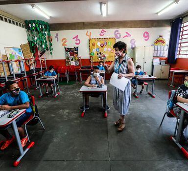 Escola estadual em São Paulo; colégios se preparam para retorno gradual