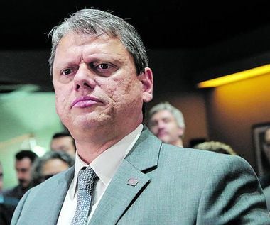O governador de São Paulo, Tarcísio de Freitas; ex-ministro de Bolsonaro é um dos cotados para ocupar espaço deixado pelo ex-presidente, agora inelegível 