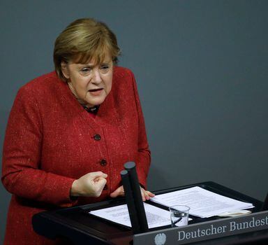 Chanceler alemã,Angela Merkel, discursa ao Parlamento e faz um apelo ao país