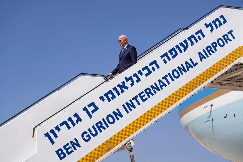Presidente dos EUA, Joe Biden, desembarca no aeroporto internacional de Ben Gurion, próximo de Jerusalém, em 13 de julho de 2022. Americano foi ao Oriente Médio para tentar acordo sobre o petróleo e controlar preços
