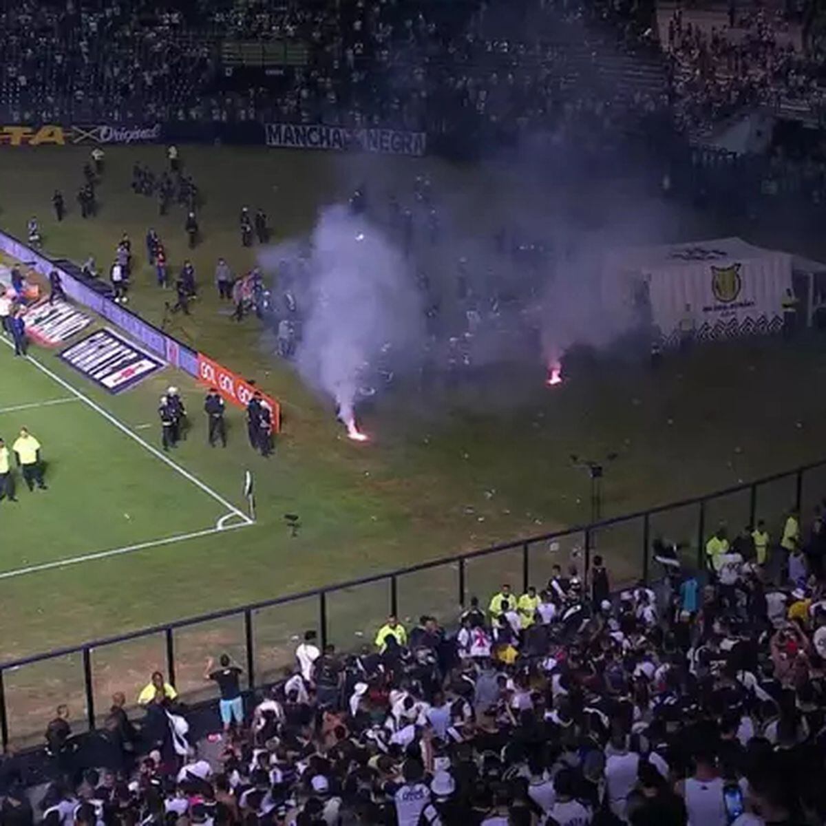 Por fogos de artifício contra o Boca Juniors, River Plate é punido