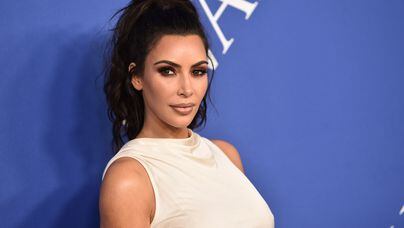 Kim Kardashian, já diagnosticada com psoríase, apresentou anticorpos associados ao lúpus, mas só isso não determina que ela tenha a enfermidade.
