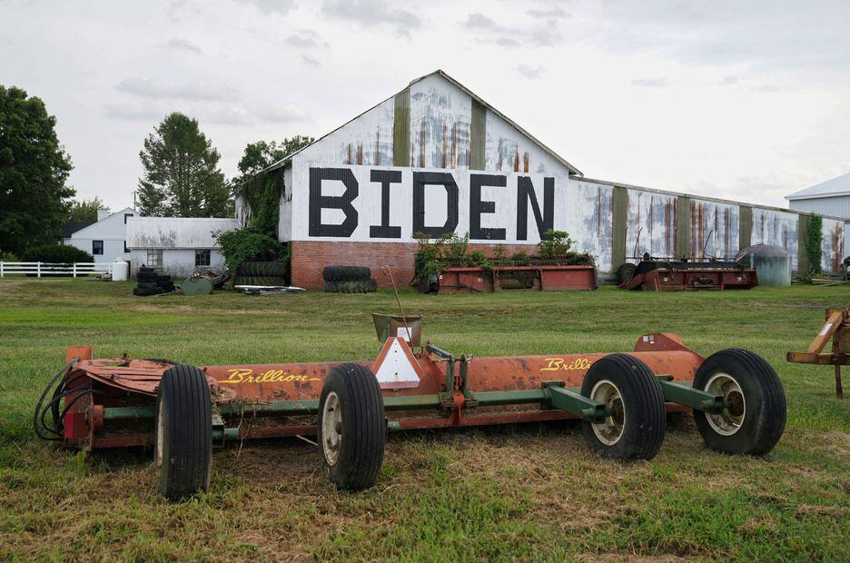 Celeiro com o nome do presidente dos EUA, Joe Biden, que passa férias nas proximidades de Rehoboth, é visto em Milford, Delaware   