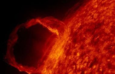 Erupção solar fotografada pelo Observatório Dinâmico Solar em 2022