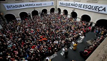 Da ‘gripezinha’ à ‘cartinha’, o Brasil é um gigante que acorda para defender a democracia