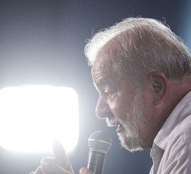 Em novembro do ano passado, Lula e a presidente do PT, Gleisi Hoffmann, tiveram reunião virtual de duas horas com evangélicos.