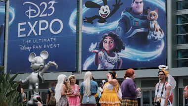 Fans in costumes chat during the Disney convention that presented the next news.  Photo Guillermo Azábal / EFE