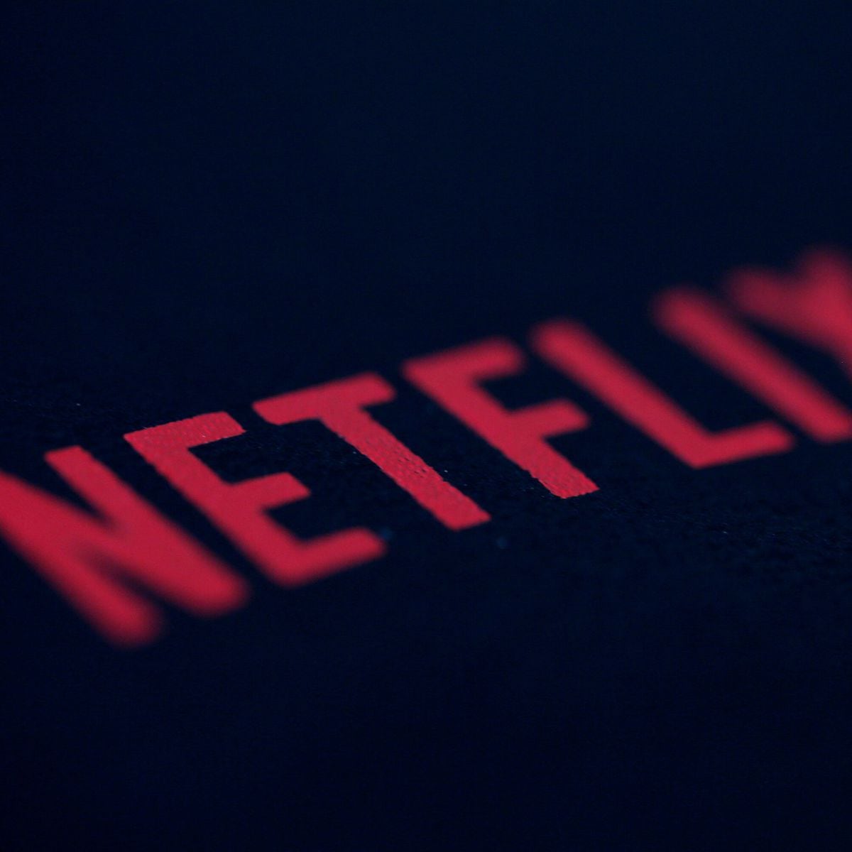 Netflix passará a cobrar taxa adicional de até R$ 15 para quem