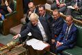 Boris Johnson sobrevive a voto de desconfiança e mantém cargo de primeiro-ministro britânico