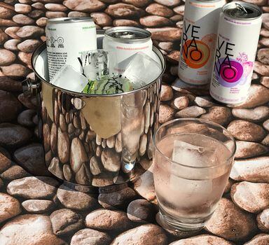 Blondine planeja lançar no mercado 11 tipos de bebidas fora da categoria cerveja até o fim de 2021; oprimeiro foi a linha Verano, com três tipos de hard seltzer, drinque com água gaseificada, álcool de cereais e frutas