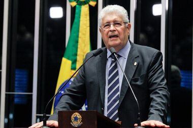Ex-governador do Paraná, Roberto Requião ficou sem o benefício e recorreu ao STF