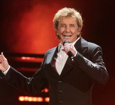 O cantor Barry Manilow