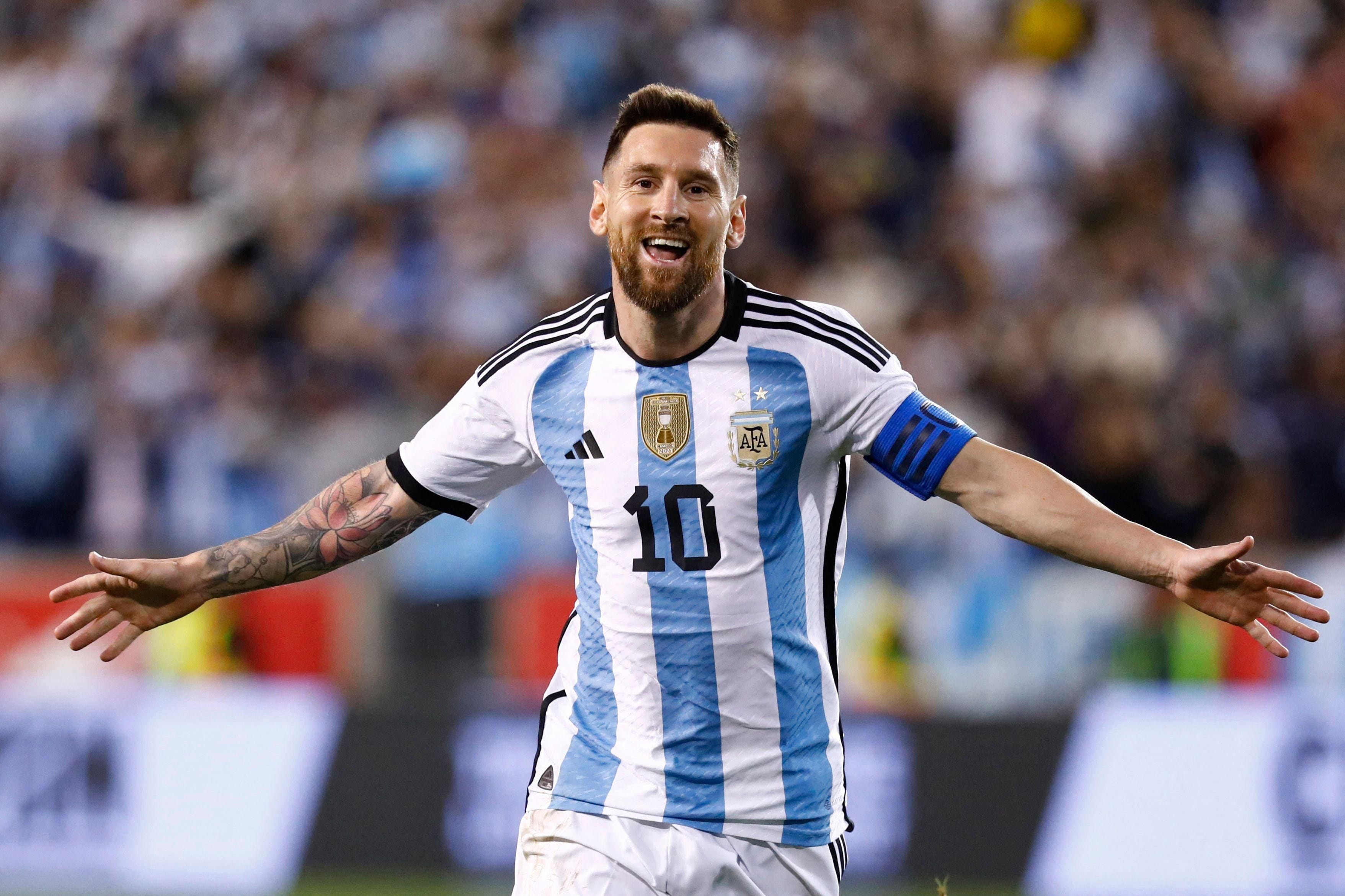 Messi em 1º, Pelé em 4º: revista elege 100 melhores da história