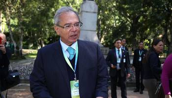 Aras expõe no WhatsApp pedido de Guedes para se livrar de depoimento na Polícia Federal