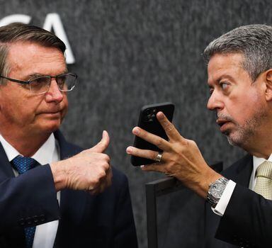 Jair Bolsonaro e Arthur Lira durante evento em Brasília em agosto de 2022.