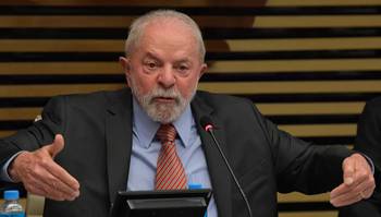 Na Fiesp, Lula omite operações da PF e ignora suspeitas de corrupção em estádios da Copa