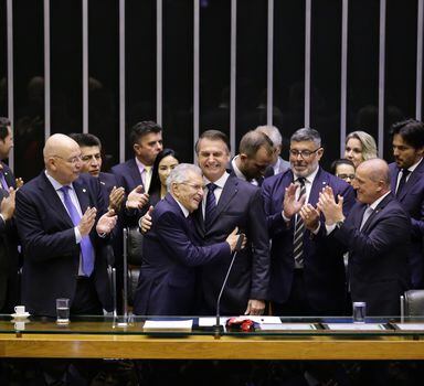 O presidente Jair Bolsonaroprestigiouo humorista Carlos Alberto da Nóbrega, homenageado em sessão solene na Câmara comandada pelo deputado Alexandre Frota (PSL-SP)