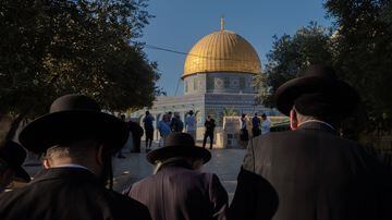 Judeus ortodoxos rezam no Monte do Templo em Jerusalém. Foto: Amit Elkayam/NYT