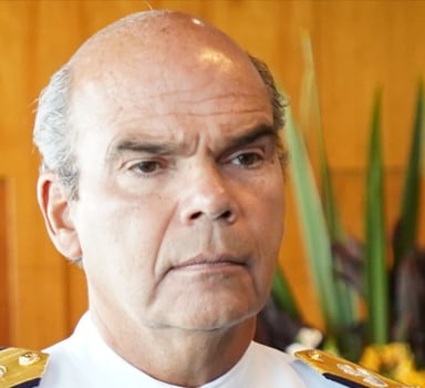 O almirante Marcos Sampaio Olsen, comandante da Marinha em cerimônia no Ministério da Defesa, em Brasília. crédito: Marinha do Brasil