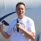 Fundador da Tesla e da Space X, o empreendedor Elon Musk foi desafiado por um usuário do Twitter a deletar as páginas de suas empresas do Facebook, em 23 de março – bem no início do escândalo da empresa com a Cambridge Analytica. Em resposta, Musk disse que "não sabia que tinha páginas no Facebook, mas que as deletaria." Segundo o site americano TechCrunch, Musk demorou menos de 20 minutos para fazê-lo. Foto: Reuters/Mike Blake