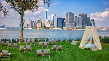 Novo spa urbano em Nova York, o QC fica numa ilha diante do skyline do sul de Manhattan. Foto: QC NY