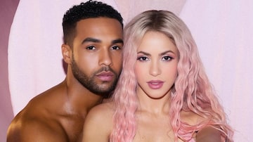 Shakira e Lucien Laviscount: romance teria começado após se conhecerem nas gravações do videoclipe 'Punteria'. Foto: @shakira via Instagram