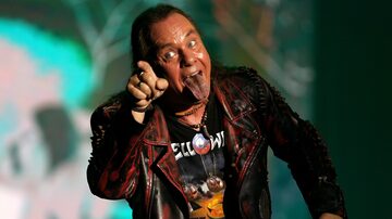 Andi Deris, vocalista do Helloween, agitou o público antes do show do Iron Maiden. Banda se apresentou na última sexta-feira, 4 de outubro, no Palco Mundo do Rock in Rio. Foto: Wilton Júnior/ Estadão