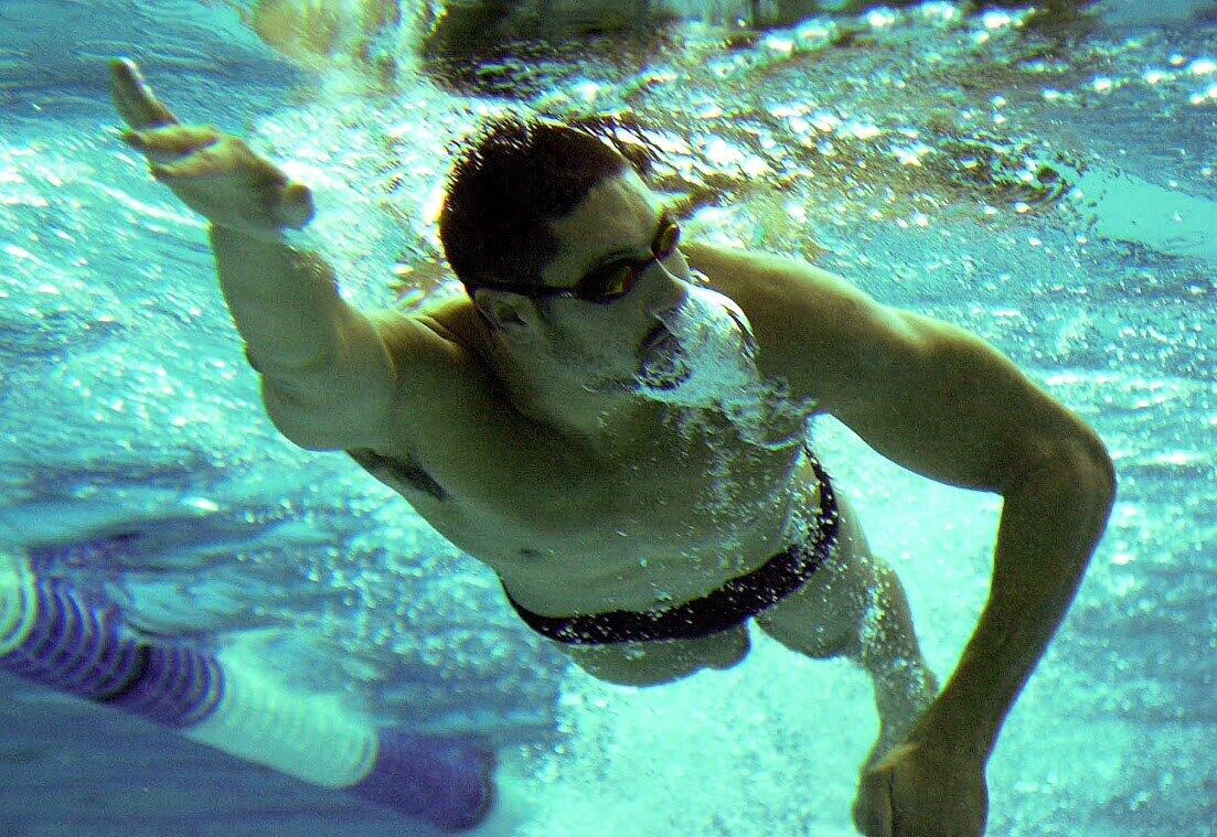 Sydney, 2000 - O nadador Gustavo Borges na piscina. Brasileiro ganhou uma medalha de bronze no revezamento 4x100 metros livre.