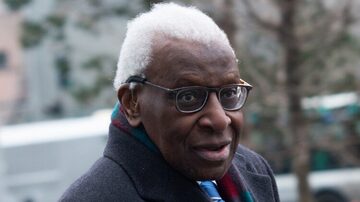 Lamine Diack faleceu aos 88 anos. O senegalês comandou aFederação Internacional de Atletismo entre 1999 e 2015 e foi preso por corrupção após o período em que esteve no comando da entidade. Foto: AFP