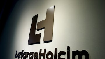 Multinacional franco-suíça LafargeHolcim comunicou à filial brasileira que vai vender suas operações locais. Foto: Arnd Wiegmann/ Reuters