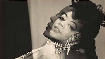 'Ruby Richards with Diamonds', de 1938, retrata cantora americana. Foto: Collection of Michael and Jacky Ferro, Miami/Man Ray 2015 Trust