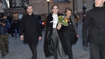 A escritora Sara Stridsberg, à direita, que quer deixar a Academia. Foto: Jonas Ekströmer 