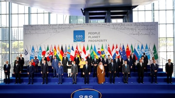 Líderes do G20 se reúnem no primeiro encontro presencial do grupo desde o começo da pandemia. Foto: EFE/EPA/Ludovic Marin/Pool