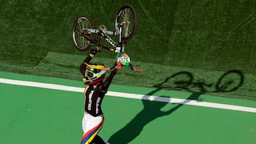 A ciclista Mariana Pajon, que ganhou no BMX no Rio-2016. Foto: Victor Calvano/AP