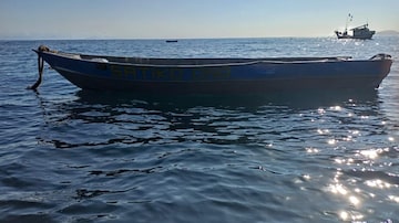 Embarcação utilizada por pescadores que desapareceu com as vítimas no litoral norte foi localizada no domingo, 21, conforme divulgou o GBMar na segunda-feira, 22. Foto: Cedidas pelo GBmar