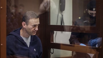 Em fevereiro, Alexei Navalniacompanhou própriojulgamento dedentro de uma gaiola de vidro. Foto: EFE/EPA/BABUSHKINSKY DISTRICT COURT PRESS SERVICE