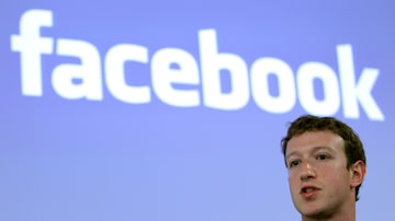 Em um comunicado publicado no fim da noite de quinta-feira, 11, Mark Zuckerberg afirmouque agora o algoritmo do Facebook vai priorizar conteúdos publicados por amigos. Foto: REUTERS/Robert Galbraith/File Photo