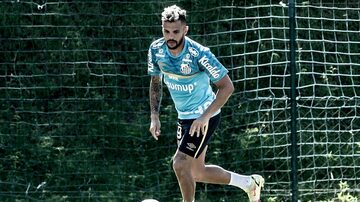 Auro celebrou sua estreia com a camisa do Santos e projetou o clássico contra o Palmeiras. Foto: Ivan Storti/Santos FC