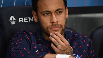 Neymar aguarda negociações entre PSG e clubes interessados. Foto: Anne-Christine Poujoulat/AFP