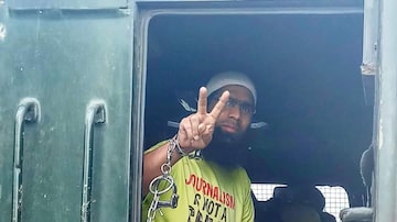 O repórter Aasif Sultan foi acusado de"cumplicidade" por "abrigar terroristas conhecidos". Foto: One Free Press Coalition
