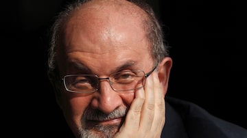 O escritor Salman Rushdie. Foto: Andrew Winning/ Reuters