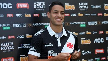 Felipe Ferreira foi apresentado no Vasco nesta terça-feira. Foto: Carlos Gregório Jr/Vasco