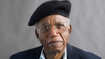 
Chinua Achebe
