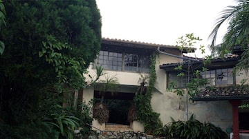 A mansão do estilista Clodovil ocupa área de mais de 4 mil m2 e tem 20 cômodos. Foto: Lut Leilões