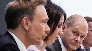 Berlin (Germany), 14/06/2023.- (L-R) German Finance Minister Christian Lindner speaks next to German Foreign Minister Annalena Baerbock and German Chancellor Olaf Scholz during a press conference on the presentation of the German National Security Strategy in Berlin, Germany, 14 June 2023. The National Security Strategy is supposed to take into account internal and external threats to the security of the country. (Alemania) EFE/EPA/CLEMENS BILAN
. Foto: Clemens Blian/EPA/EFE