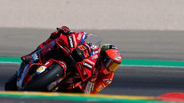 Ducati Italian rider Francesco Bagnaia rides his bike during the MotoGP fourth free practice session ahead of the Moto Grand Prix of Aragon at the Motorland circuit in Alcaniz on September 17, 2022. (Photo by PIERRE-PHILIPPE MARCOU / AFP). Foto: Pierre-Philippe Marcou/AFP
