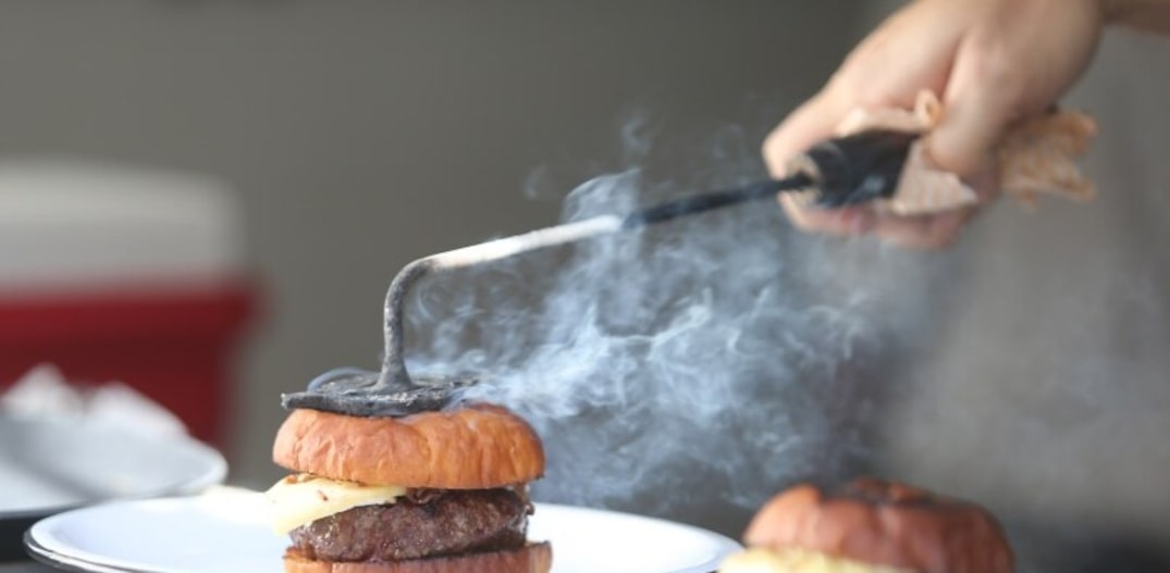 Hambúrgueres, uma boa pedida no novo Kød. Foto: Nilton Fukuda|Estadão
