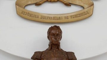 Busto de Simón Bolívar na Assembleia Nacional venezuelana, em Caracas. Foto: REUTERS/Carlos Garcia Rawlins