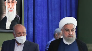 O presidente iraniano, Hassan Rouhani, e o ministro do Petróleo, Bijan Namdar Zanganeh, em inauguração do terminal de petróleo Jask. Foto: EFE/EPA/PRESIDENTIAL OFFICE